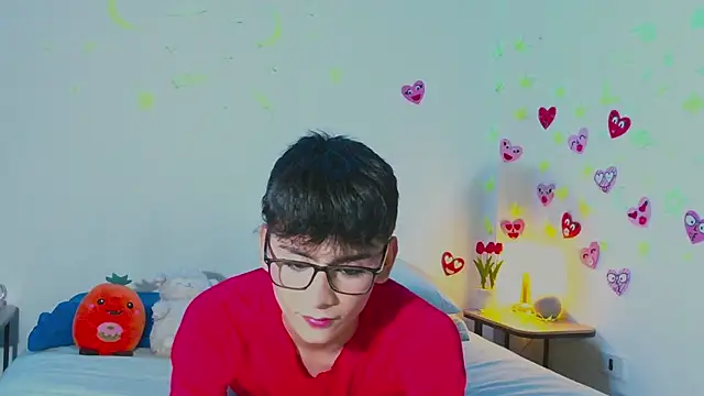 Snapshot of arnold_laurent_ chatting on 02-17-25, 09:19 arnold laurent online show from 02-17-25, 09:19