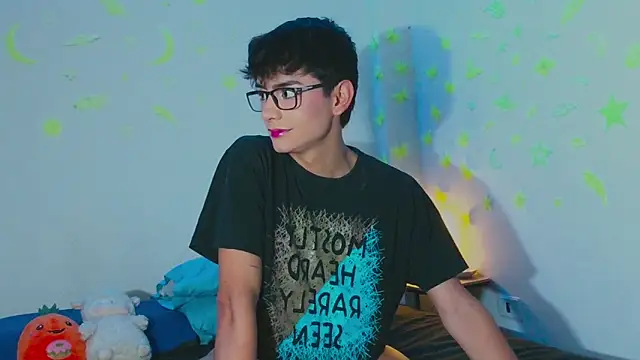 Snapshot of arnold_laurent_ chatting on 03-04-25, 07:54 arnold laurent online show from 03-04-25, 07:54