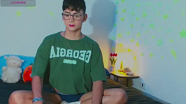 Snapshot of arnold_laurent_ chatting on 03-14-25, 09:00 arnold laurent online show from 03-14-25, 09:00