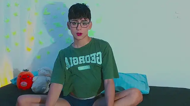 Snapshot of arnold_laurent_ chatting on 03-21-25, 07:13 arnold laurent online show from 03-21-25, 07:13