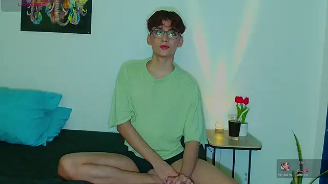 Snapshot of arnold_laurent_ chatting on 10-10-25, 09:08 arnold laurent online show from 10-10-25, 09:08