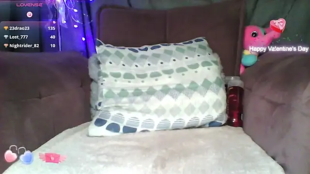 Snapshot of PollyCrush chatting on 12-14-24, 08:51 PollyCrush online show from 12-14-24, 08:51