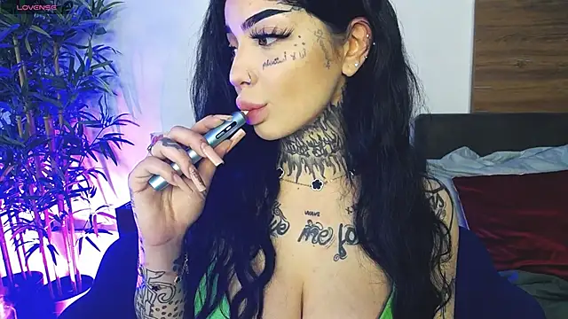 CreamyInkky  online show from 04-12-26, 05:45