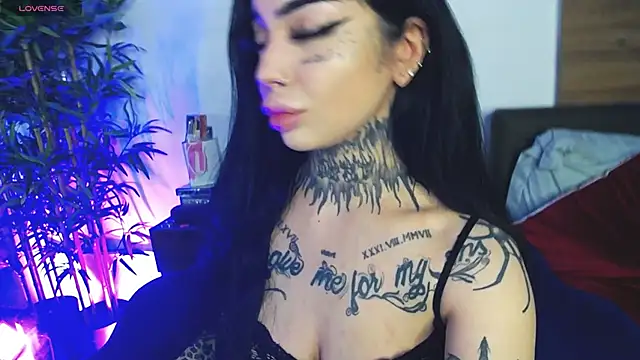 CreamyInkky  online show from 04-15-26, 05:25