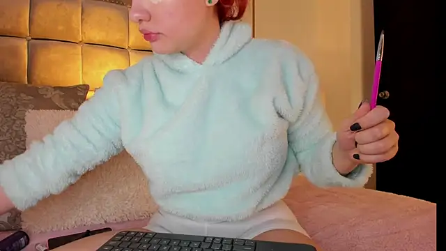 Snapshot of StacyRigel chatting on 02-13-25, 04:22 StacyRigel online show from 02-13-25, 04:22