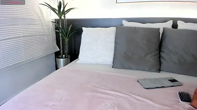 Snapshot of StacyRigel chatting on 10-29-25, 11:56 StacyRigel online show from 10-29-25, 11:56