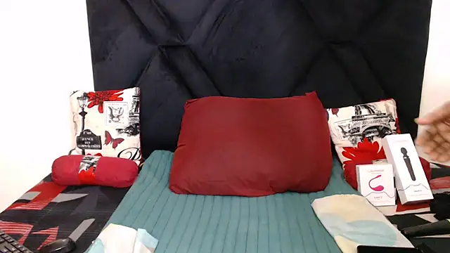 Snapshot of ThickAss90 chatting on 01-10-26, 10:36 ThickAss90 online show from 01-10-26, 10:36