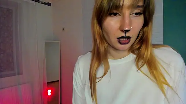 Snapshot of Frostyy_fire chatting on 10-31-25, 08:10 Frostyy fire online show from 10-31-25, 08:10