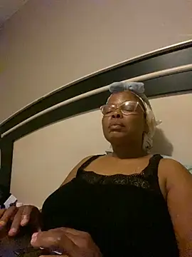 Nomthie online show from 03-15-25, 06:54