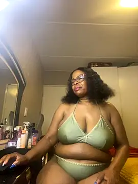 Nomthie online show from 09-22-25, 05:37