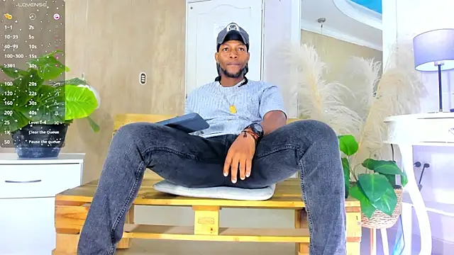 Snapshot of RicoBrown777_ chatting on 06-15-26, 04:25 RicoBrown777 online show from 06-15-26, 04:25