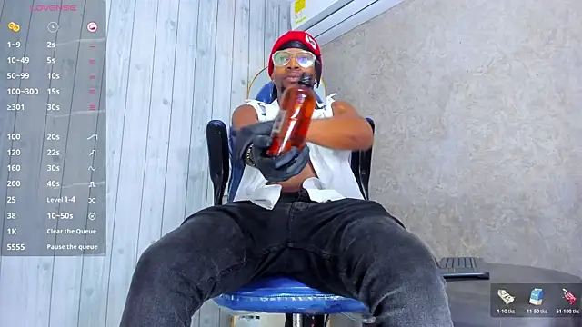 Snapshot of RicoBrown777_ chatting on 07-17-26, 12:23 RicoBrown777 online show from 07-17-26, 12:23