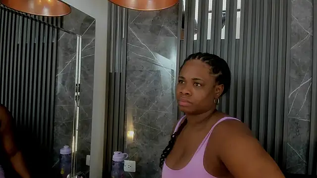 Snapshot of SaraiEvans chatting on 02-01-25, 03:08 SaraiEvans online show from 02-01-25, 03:08