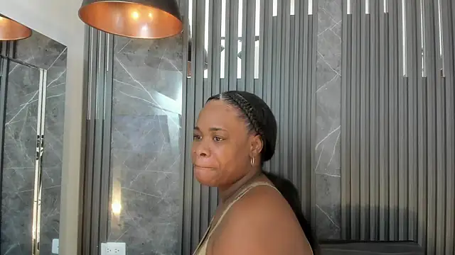 Snapshot of SaraiEvans chatting on 02-07-25, 03:23 SaraiEvans online show from 02-07-25, 03:23