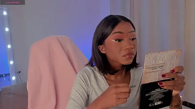 SavannahWildee online show from 02-05-25, 12:06