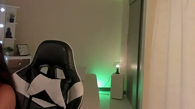 SavannahWildee online show from 03-02-25, 02:32