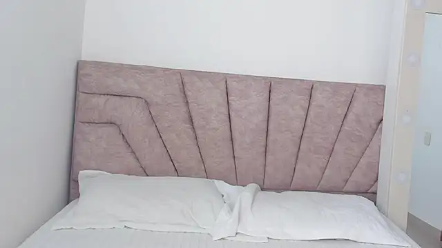 SavannahWildee online show from 04-20-26, 08:10