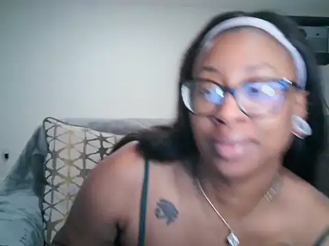 Nyxie Chaos online show from 06-17-26, 02:07