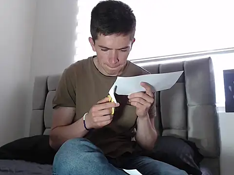 Snapshot of Eliantg chatting on 12-31-24, 05:29 Eliantg online show from 12-31-24, 05:29