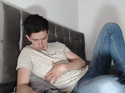 Snapshot of Eliantg chatting on 09-19-25, 10:21 Eliantg online show from 09-19-25, 10:21