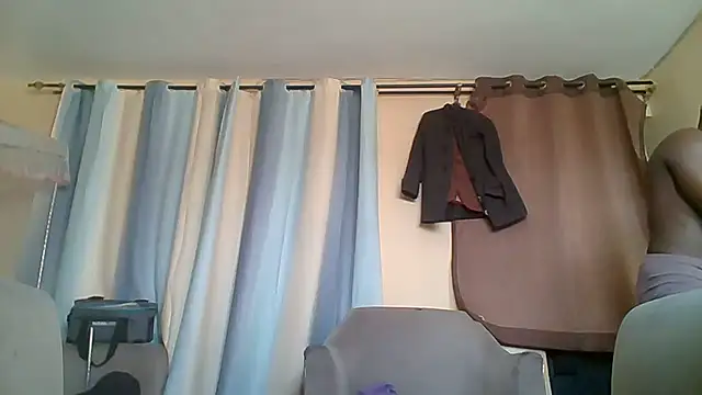 Snapshot of likys123 chatting on 11-08-25, 01:44 likys123 online show from 11-08-25, 01:44