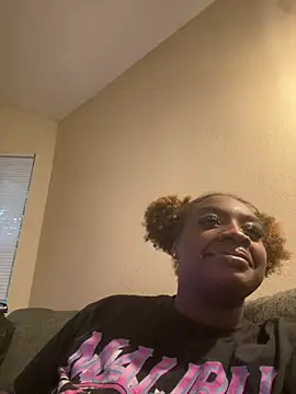 Snapshot of LillShayy chatting on 04-24-26, 12:35 LillShayy online show from 04-24-26, 12:35