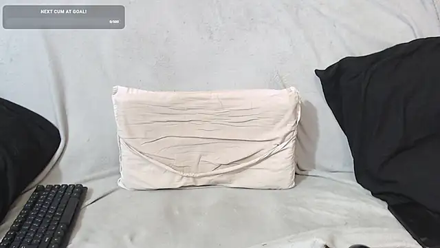 Snapshot of qustci-couple chatting on 03-09-25, 08:42 qustci-couple online show from 03-09-25, 08:42