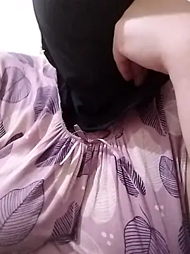 Snapshot of mohra30 chatting on 03-07-25, 08:33 mohra30 online show from 03-07-25, 08:33