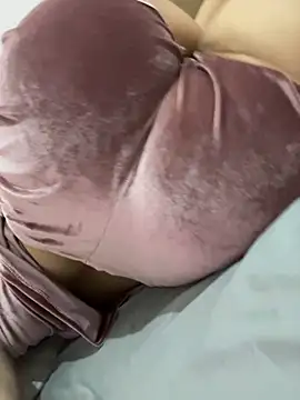 Snapshot of mohra30 chatting on 11-21-25, 04:27 mohra30 online show from 11-21-25, 04:27