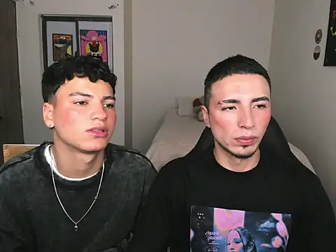 Snapshot of sweet_boys_xx chatting on 03-19-25, 08:23 sweet boys xx online show from 03-19-25, 08:23