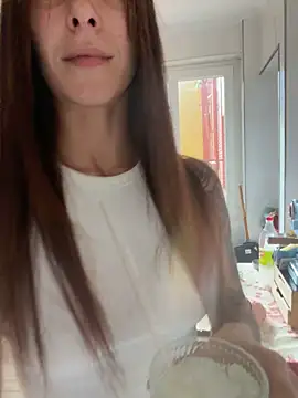 Snapshot of SOFIASWEETSECRETT chatting on 06-19-26, 05:17 SOFIASWEETSECRETT online show from 06-19-26, 05:17