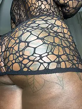 Snapshot of Hugemassivebootie chatting on 07-10-26, 05:26 Hugemassivebootie online show from 07-10-26, 05:26