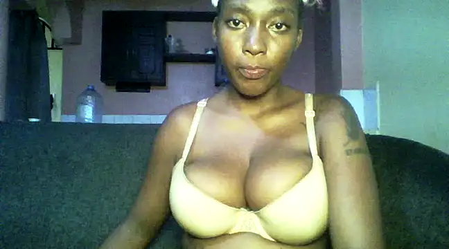 Snapshot of Sexxy_bre chatting on 12-25-24, 11:54 Sexxy bre online show from 12-25-24, 11:54