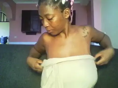 Snapshot of Sexxy_bre chatting on 01-04-25, 12:27 Sexxy bre online show from 01-04-25, 12:27