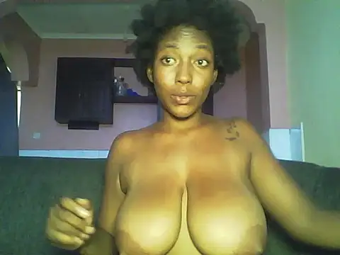Snapshot of Sexxy_bre chatting on 01-08-25, 10:04 Sexxy bre online show from 01-08-25, 10:04