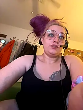 Lalalynn online show from 12-01-25, 03:39