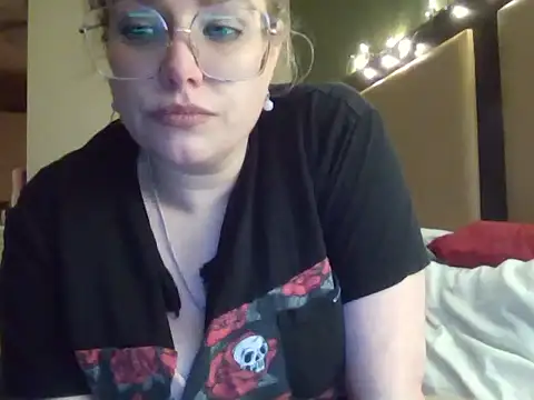 Lalalynn online show from 03-09-26, 04:05