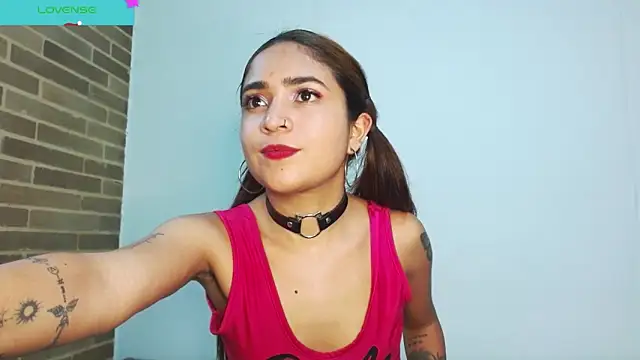 Snapshot of helenacyruss chatting on 12-19-24, 10:10 helenacyruss online show from 12-19-24, 10:10