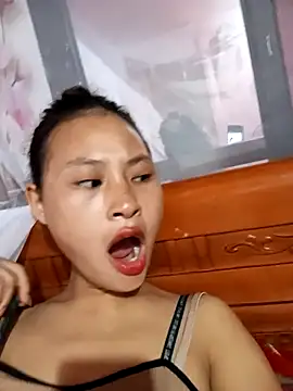 Snapshot of trieungoclnt chatting on 10-06-25, 05:38 trieungoclnt online show from 10-06-25, 05:38