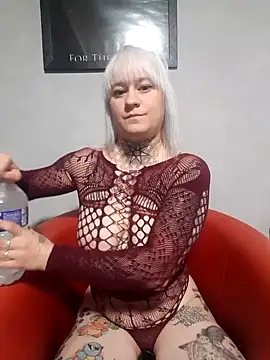 Snapshot of poussichienne chatting on 09-14-25, 08:46 poussichienne online show from 09-14-25, 08:46