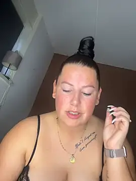 xlinastarrx online show from 05-08-26, 04:51
