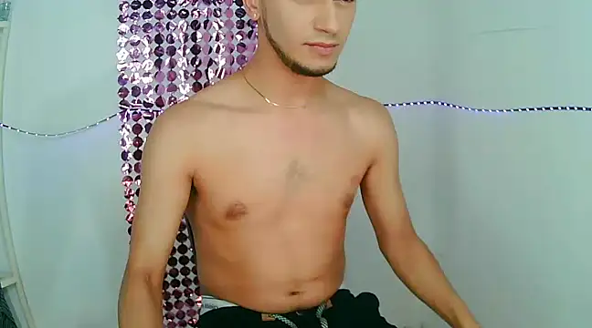 Snapshot of Kevin_Torres chatting on 12-03-24, 02:14 Kevin Torres online show from 12-03-24, 02:14