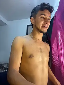 Snapshot of Kevin_Torres chatting on 12-06-24, 08:40 Kevin Torres online show from 12-06-24, 08:40