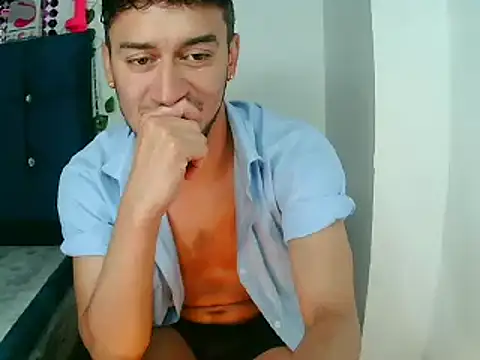 Snapshot of Kevin_Torres chatting on 12-14-24, 09:13 Kevin Torres online show from 12-14-24, 09:13