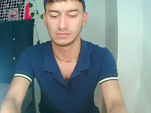 Snapshot of Kevin_Torres chatting on 12-19-24, 08:23 Kevin Torres online show from 12-19-24, 08:23