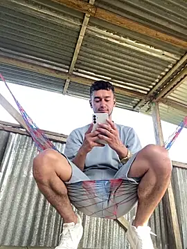 Snapshot of Kevin_Torres chatting on 01-07-25, 01:14 Kevin Torres online show from 01-07-25, 01:14