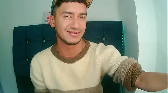 Snapshot of Kevin_Torres chatting on 01-11-25, 04:27 Kevin Torres online show from 01-11-25, 04:27