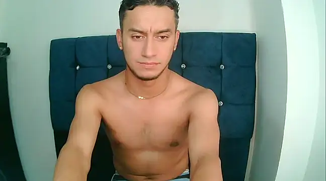Snapshot of Kevin_Torres chatting on 01-14-25, 02:29 Kevin Torres online show from 01-14-25, 02:29
