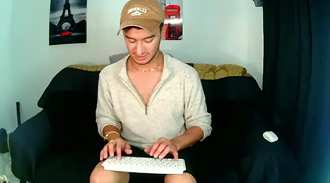 Snapshot of Kevin_Torres chatting on 01-26-25, 05:13 Kevin Torres online show from 01-26-25, 05:13