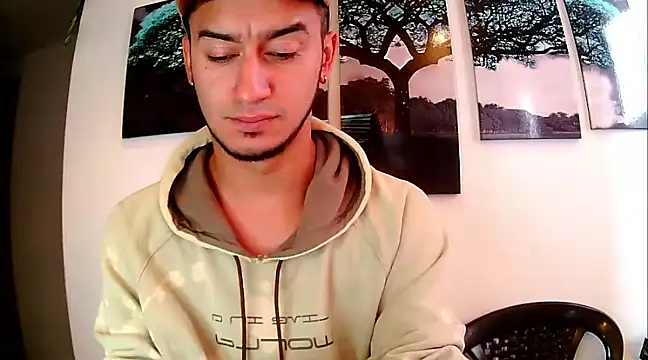 Snapshot of Kevin_Torres chatting on 02-24-25, 03:20 Kevin Torres online show from 02-24-25, 03:20